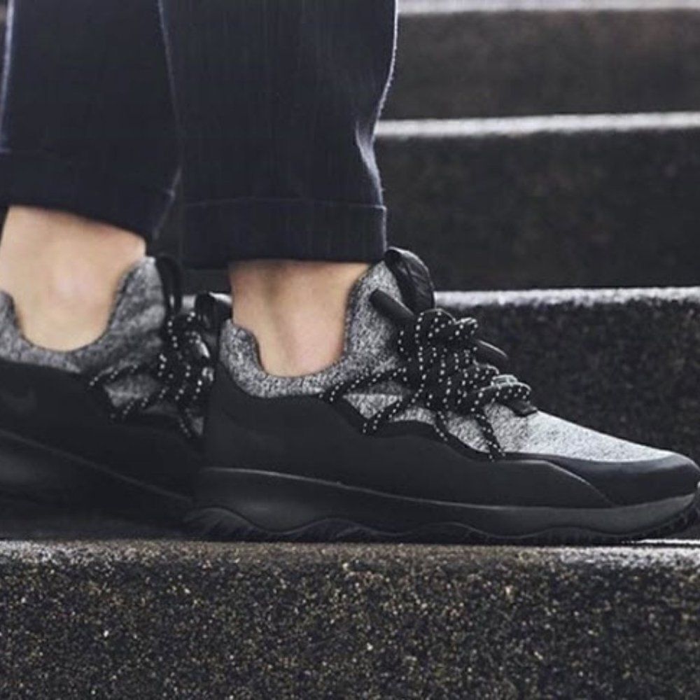 Nike Wmns City Loop 'Black'